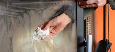 Rengör spisen. Foto.