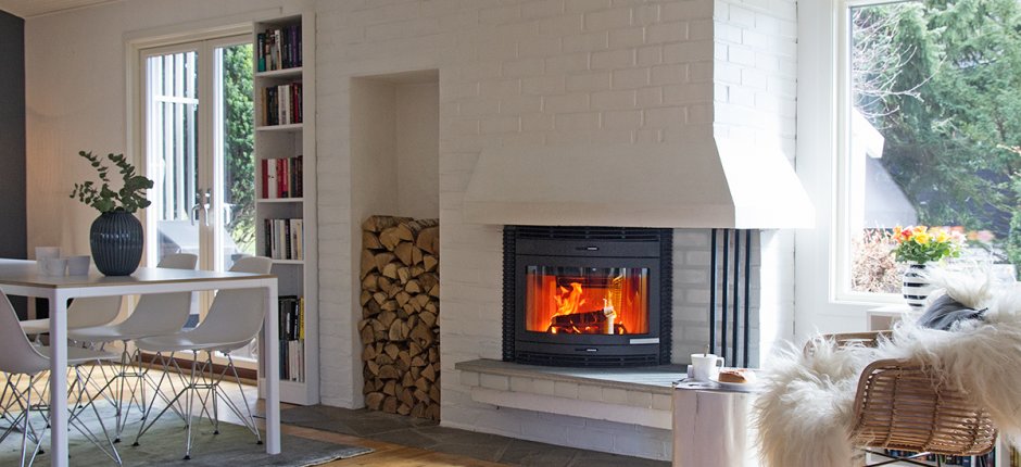 C400 spiskassett i öppen värmekälla. Foto.