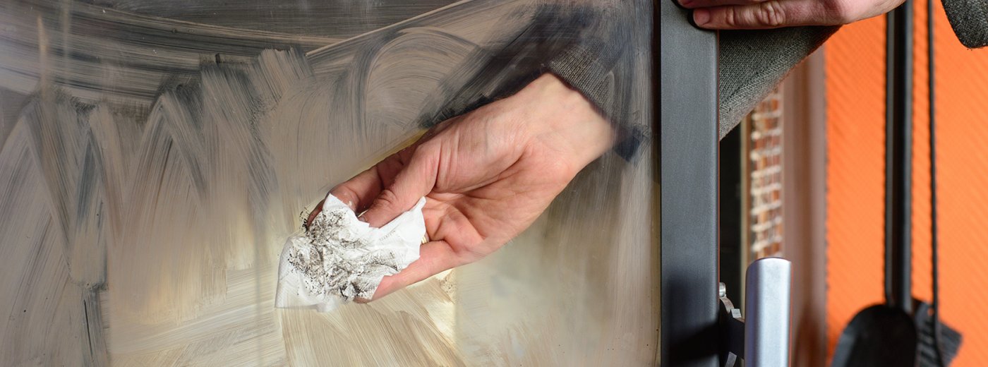 Rengör spisen. Foto.